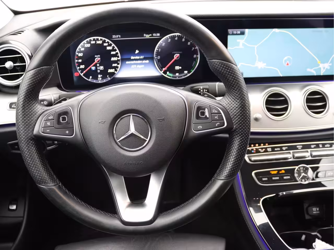 Mercedes-Benz E-klasse 350e Avantgarde AIRMATIC, Widescreen, 360° Camera, Sfeerverlichting