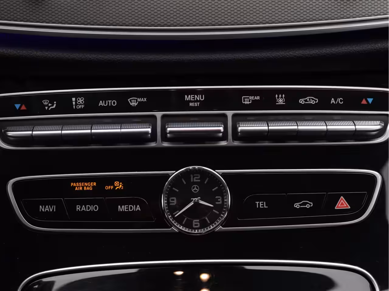 Mercedes-Benz E-klasse 350e Avantgarde AIRMATIC, Widescreen, 360° Camera, Sfeerverlichting