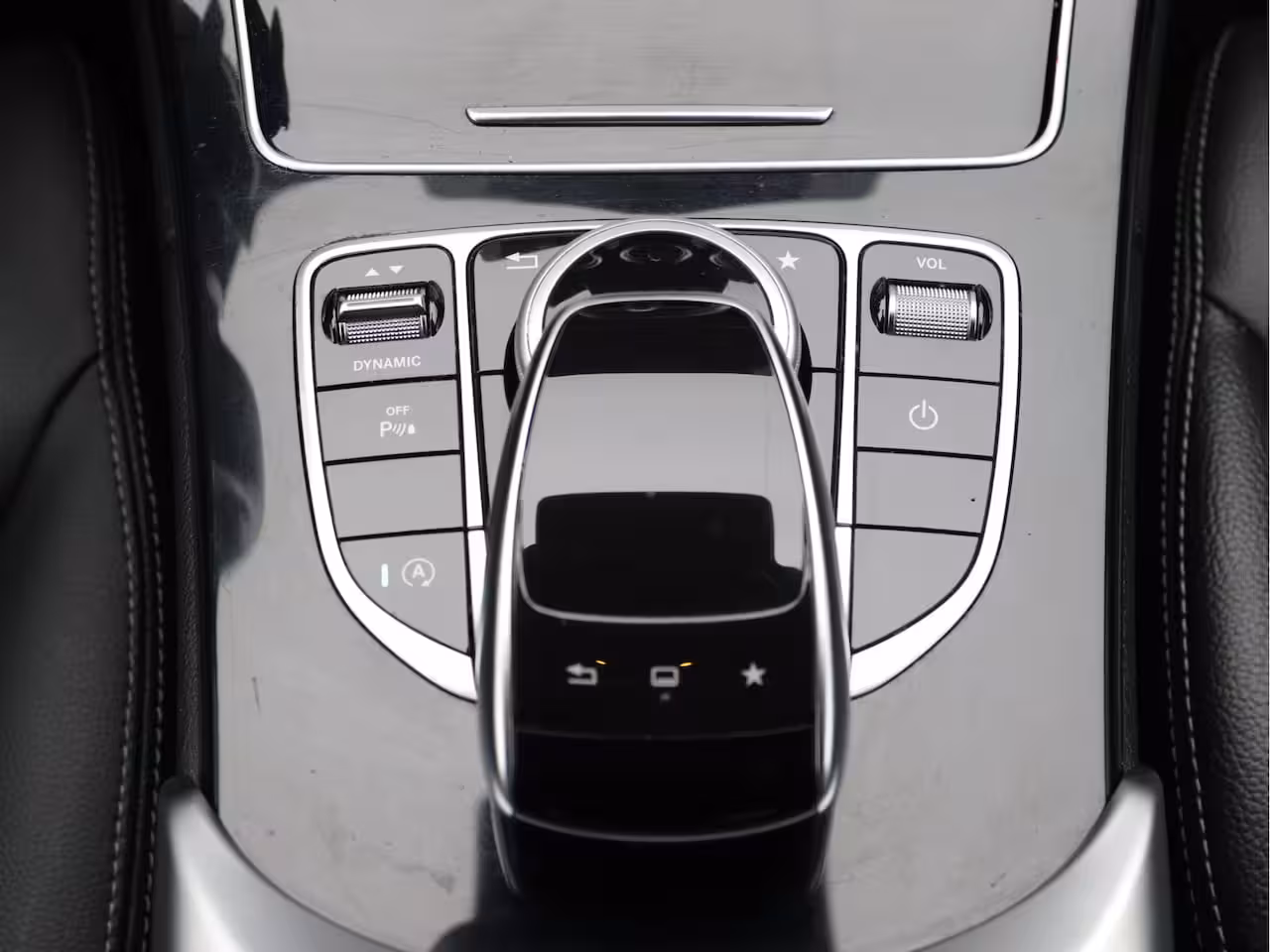 Mercedes-Benz C-klasse 180 AMG Airco, Cruisecontrol, Stoelverwarming