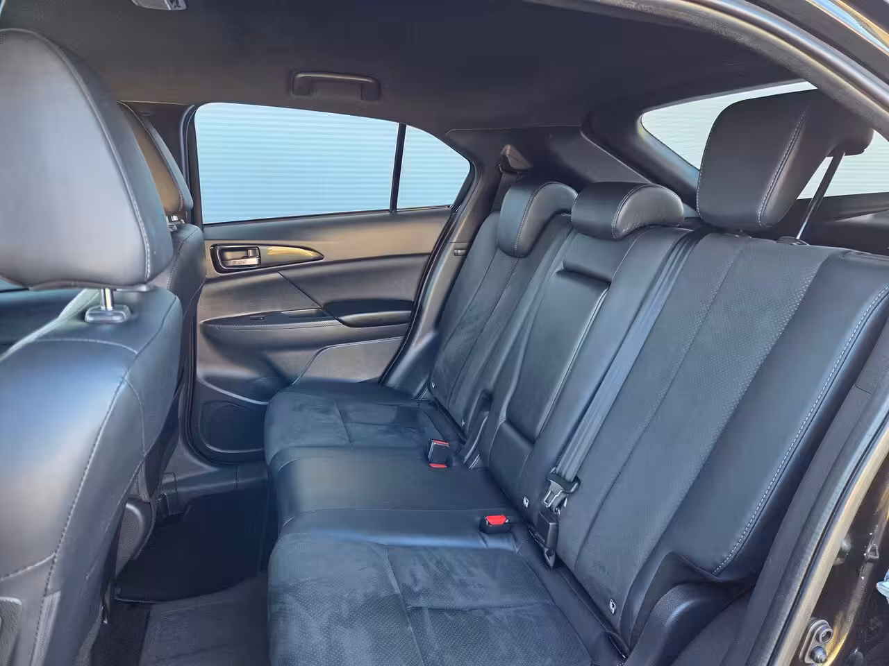 Mitsubishi Eclipse Cross 2.4 PHEV Intense+ Apple Carplay/Android Auto / Cruise control / Achteruitrijcamera / keyle