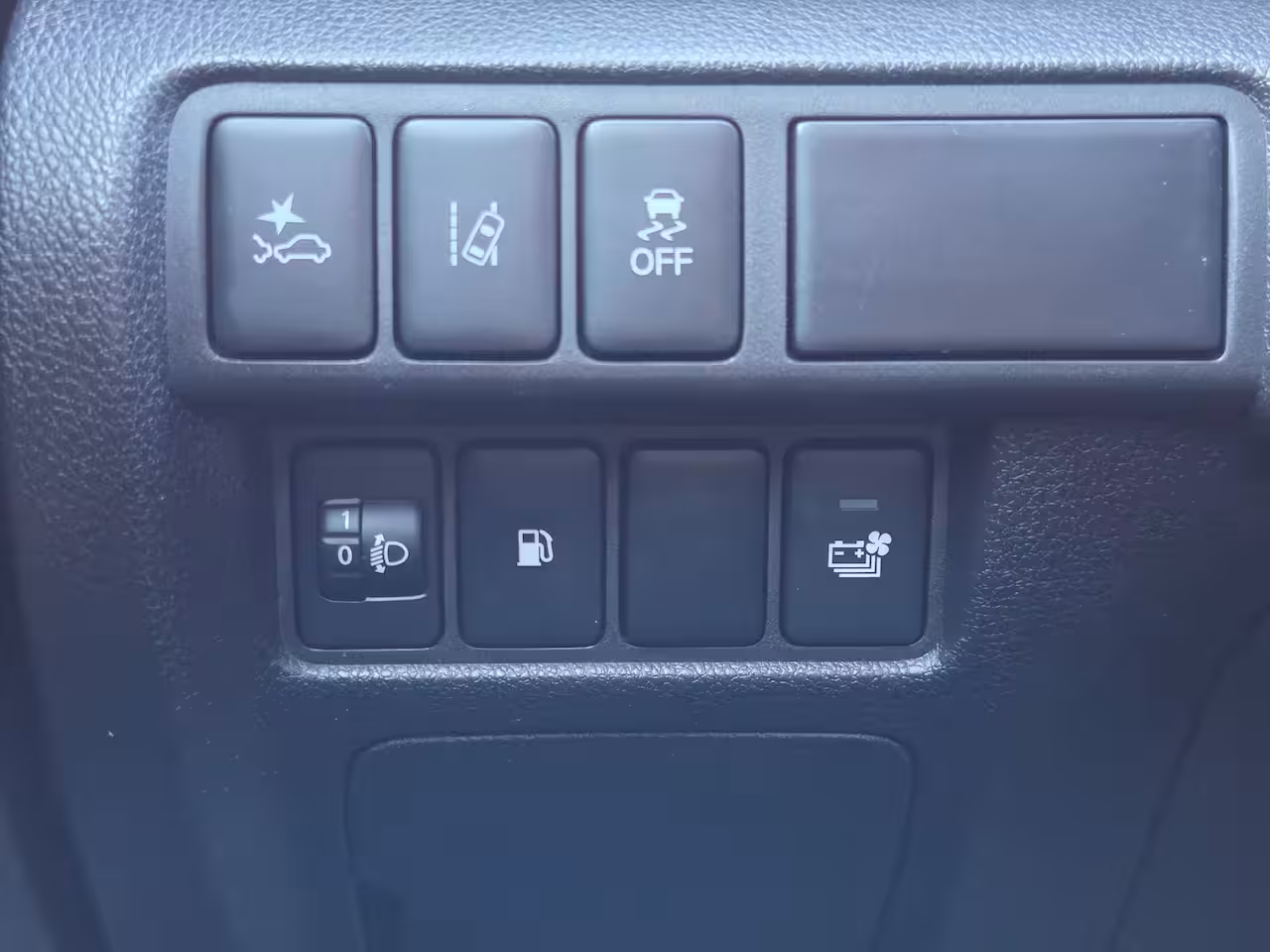 Mitsubishi Eclipse Cross 2.4 PHEV Intense+ Apple Carplay/Android Auto / Cruise control / Achteruitrijcamera / keyle