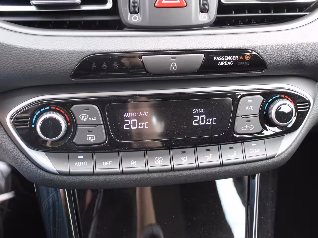 Hyundai i30 Wagon 1.0 T-GDi MHEV Comfort / Navigatie + Android Auto/Apple Carplay / DAB / Climate Control /