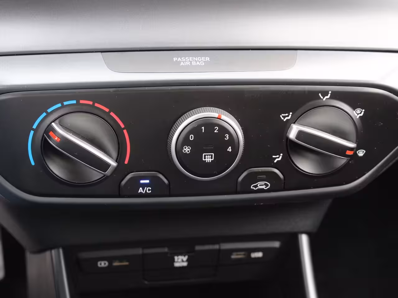 Hyundai Bayon 1.0 T-GDI Comfort Smart / Navigatie + Apple Carplay/Android Auto / Cruise Control / Achter