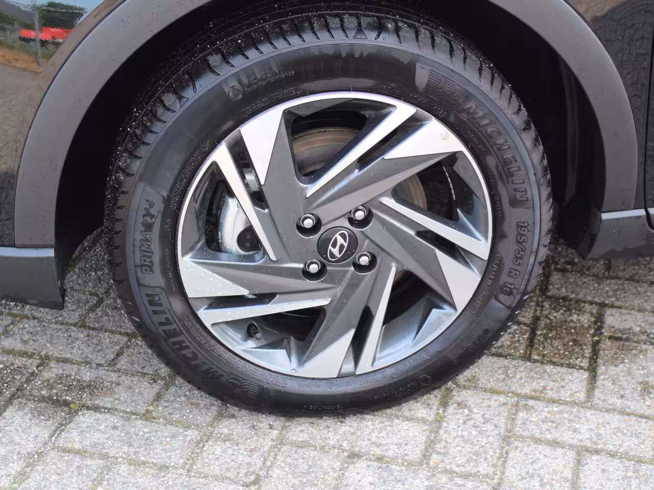 Hyundai Bayon 1.0 T-GDI Comfort Smart / Navigatie + Apple Carplay/Android Auto / Cruise Control / Achter