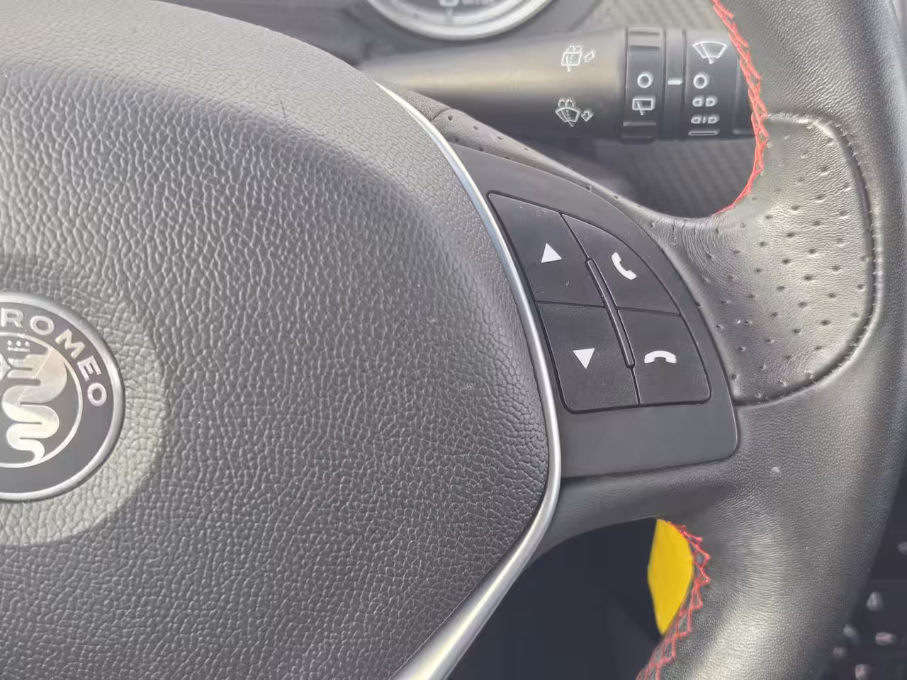Alfa Romeo MiTo 0.9 TwinAir ECO Super / Cruise control / Dab / Hill hold / Parkeersensor achter