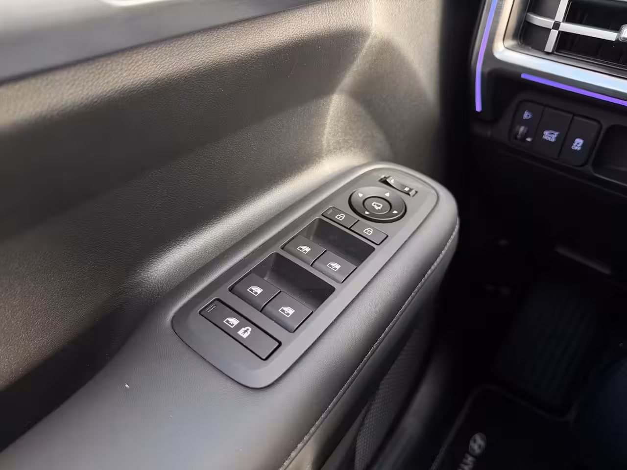 Hyundai Santa Fe 1.6 T-GDI HEV Premium 7p / Nieuw op Voorraad / Ledere Bekleding / 7 Persoons / Vol Uitgeru