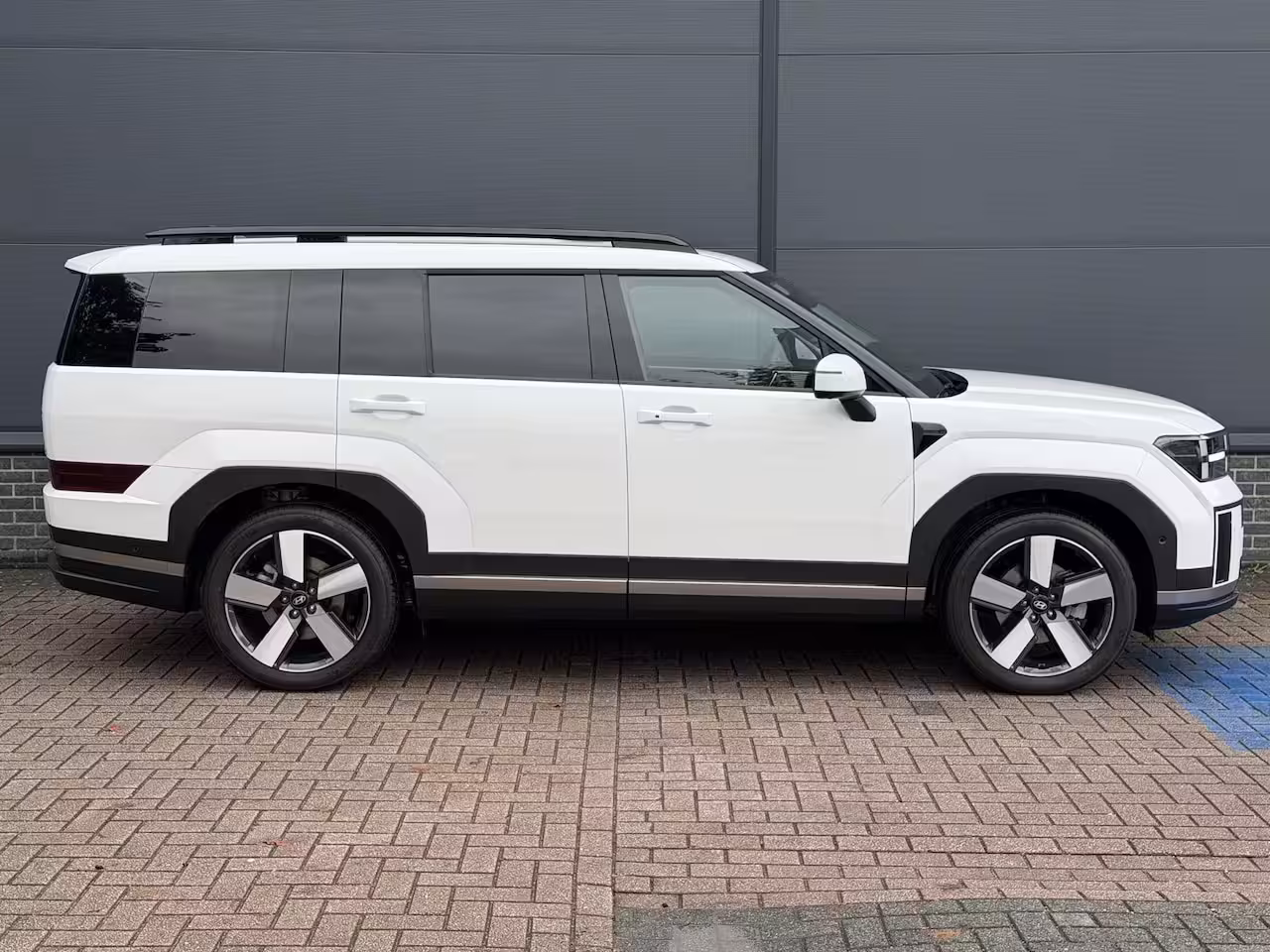 Hyundai Santa Fe 1.6 T-GDI HEV Premium 7p / Nieuw op Voorraad / Ledere Bekleding / 7 Persoons / Vol Uitgeru