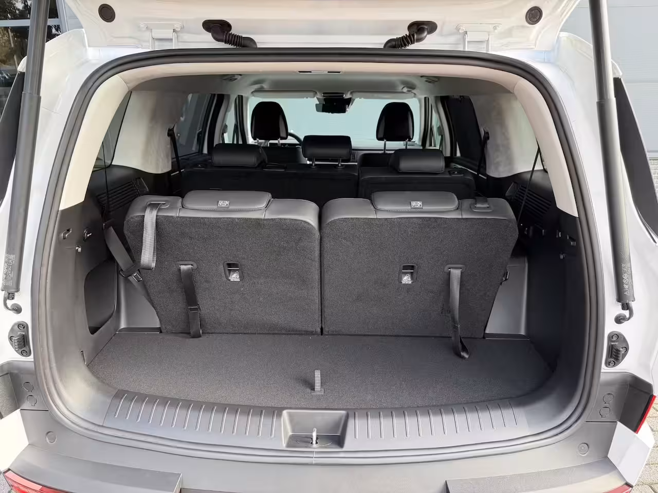 Hyundai Santa Fe 1.6 T-GDI HEV Premium 7p / Nieuw op Voorraad / Ledere Bekleding / 7 Persoons / Vol Uitgeru