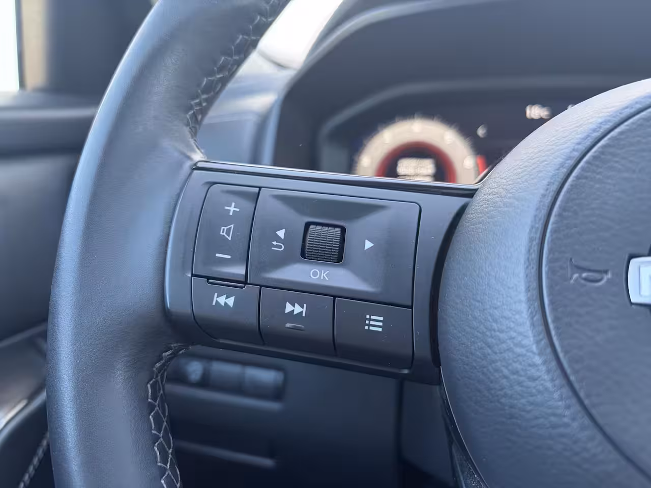 Nissan Qashqai 1.3 MHEV N-Connecta / Trekhaak ( 1400 kg ) / Apple Carplay/Android Auto / Panoramadak /