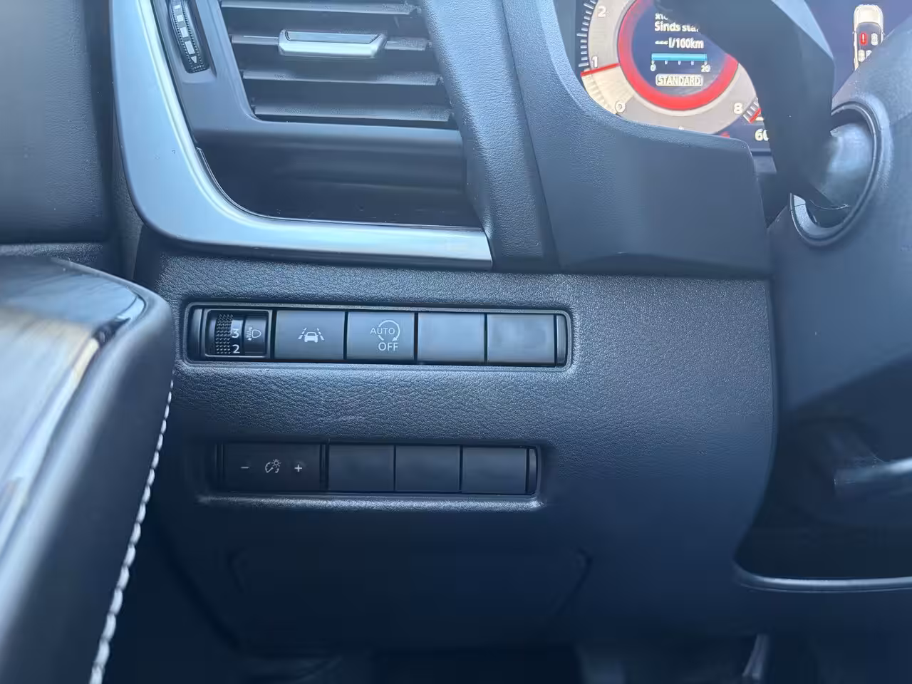 Nissan Qashqai 1.3 MHEV N-Connecta / Trekhaak ( 1400 kg ) / Apple Carplay/Android Auto / Panoramadak /