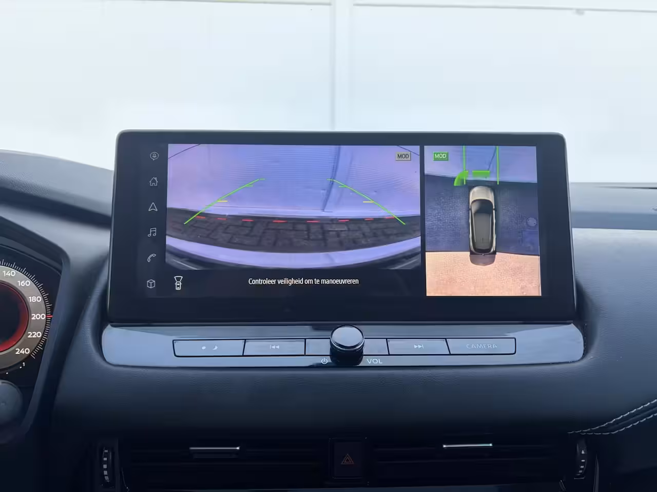 Nissan Qashqai 1.3 MHEV N-Connecta / Trekhaak ( 1400 kg ) / Apple Carplay/Android Auto / Panoramadak /