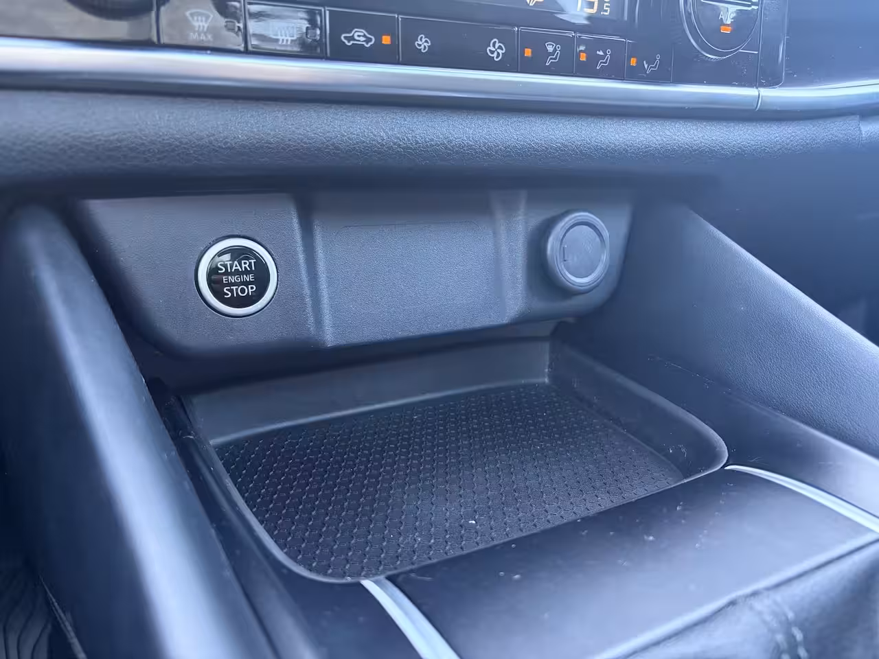 Nissan Qashqai 1.3 MHEV N-Connecta / Trekhaak ( 1400 kg ) / Apple Carplay/Android Auto / Panoramadak /