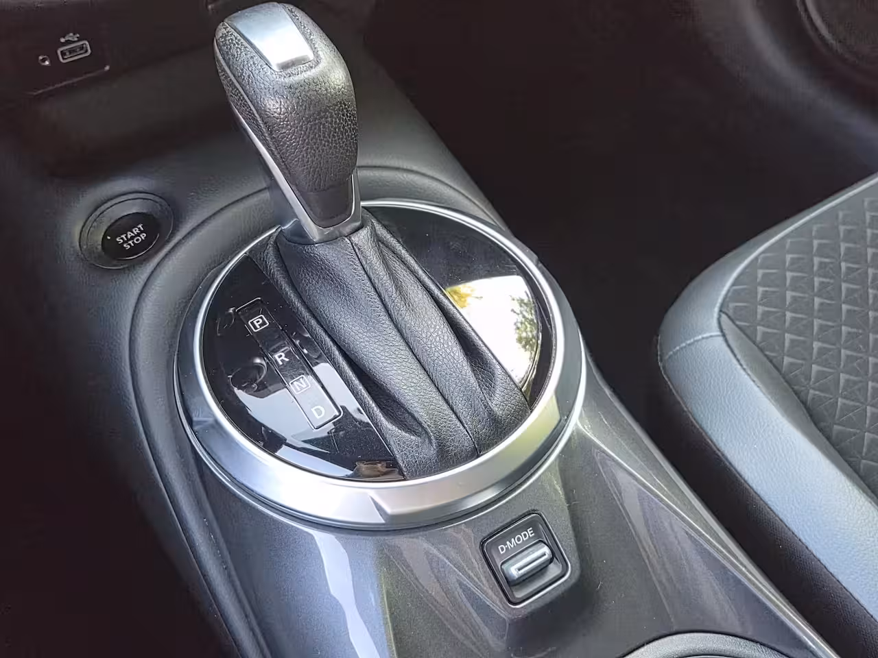 Nissan Juke 1.6 Hybrid N-Connecta / Fabrieksgarantie tot 03-2027 / Dealer onderhouden / Cruise control