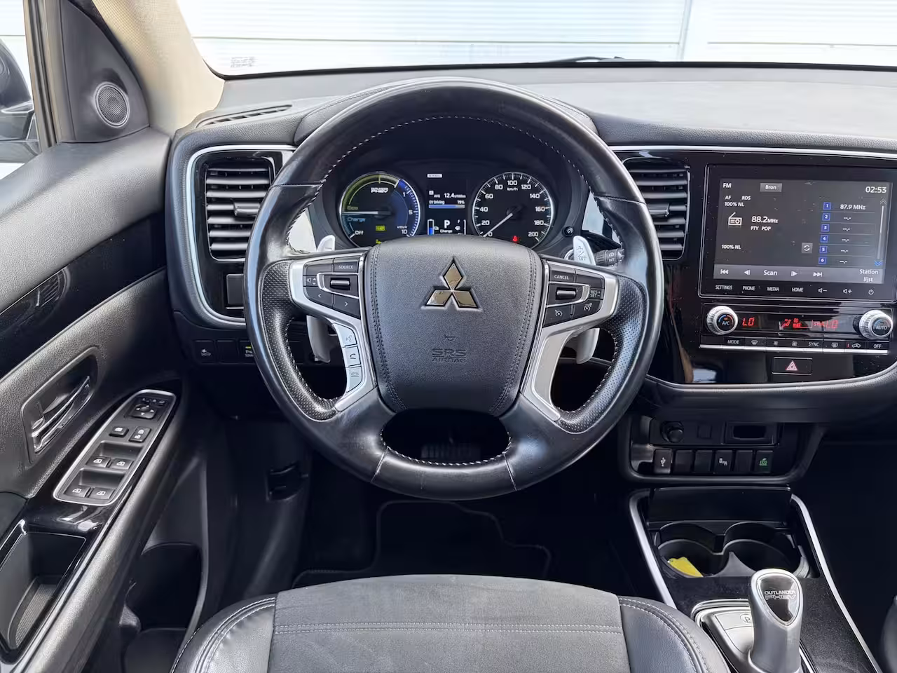 Mitsubishi Outlander 2.4 PHEV Intense / Trekhaak ( 1500 kg ) / Apple Carplay/Android Auto / Cruise control / |