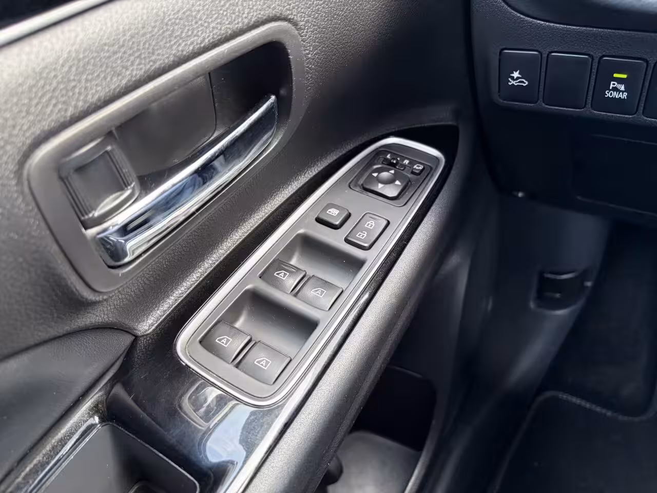Mitsubishi Outlander 2.4 PHEV Intense / Trekhaak ( 1500 kg ) / Apple Carplay/Android Auto / Cruise control / |