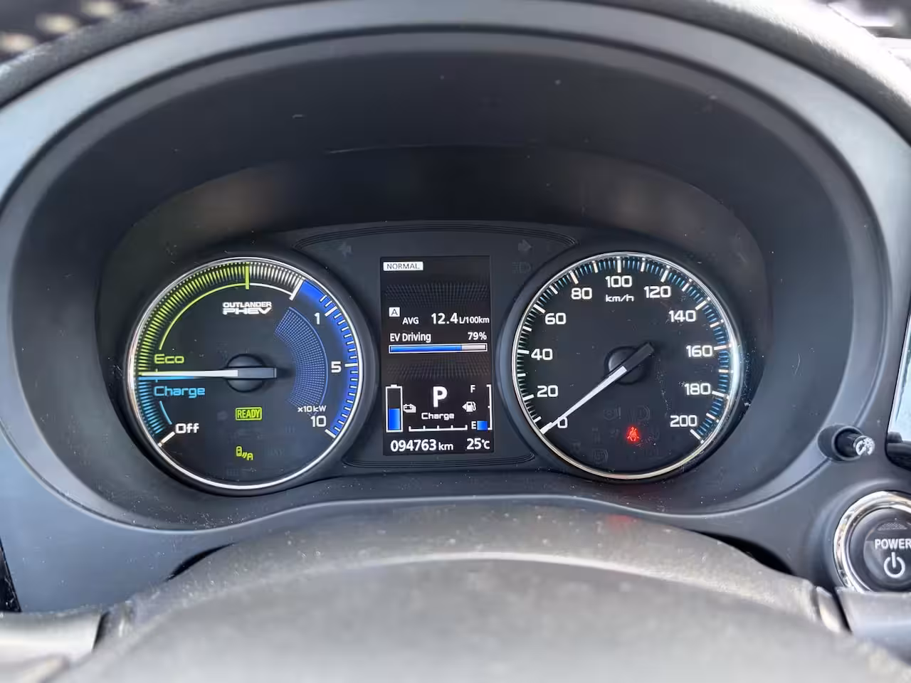 Mitsubishi Outlander 2.4 PHEV Intense / Trekhaak ( 1500 kg ) / Apple Carplay/Android Auto / Cruise control / |