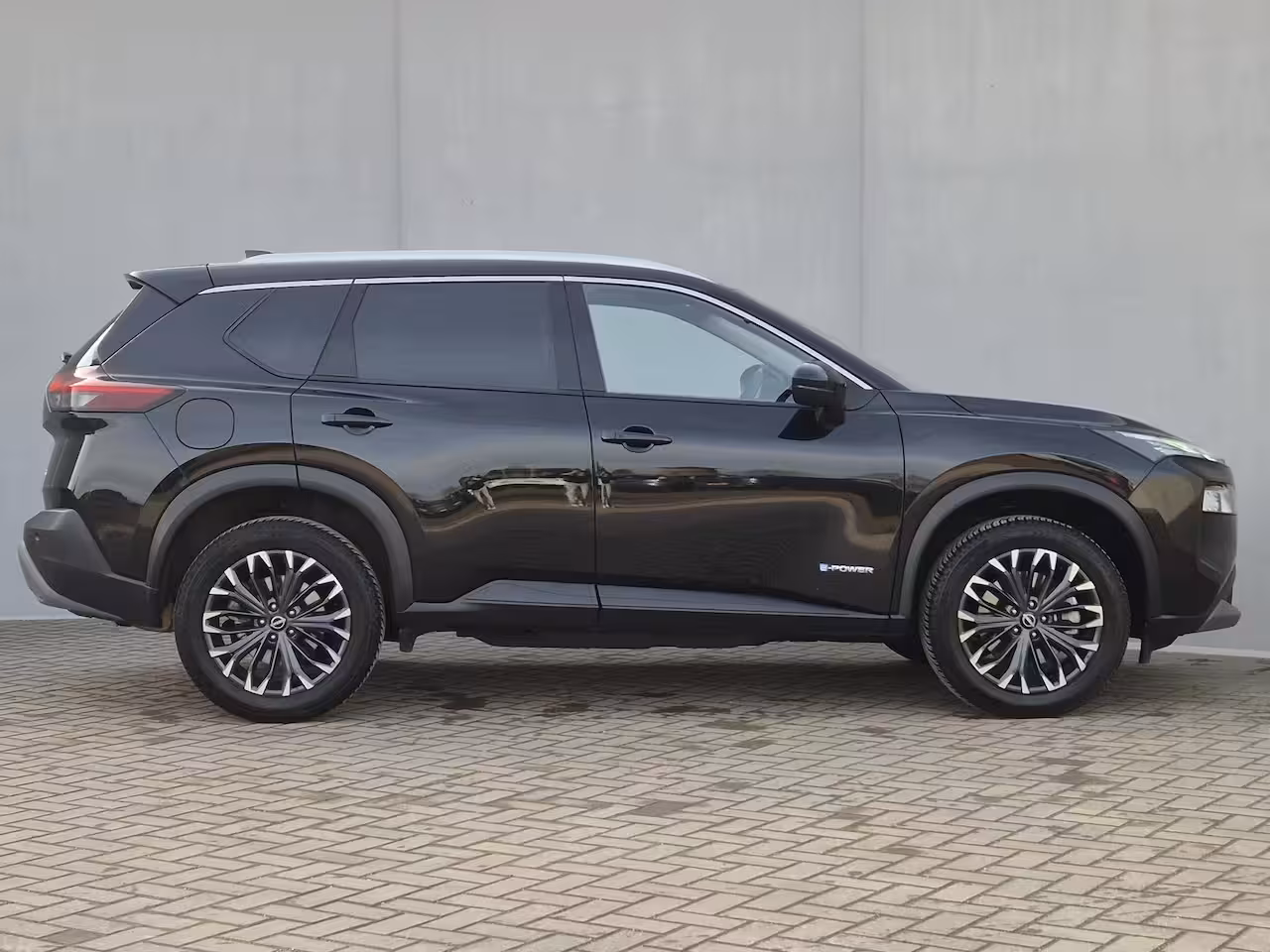 Nissan X-Trail 1.5 e-Power Tekna / Fabrieksgarantie tot 05-2028 / Dealer onderhouden / All Season banden