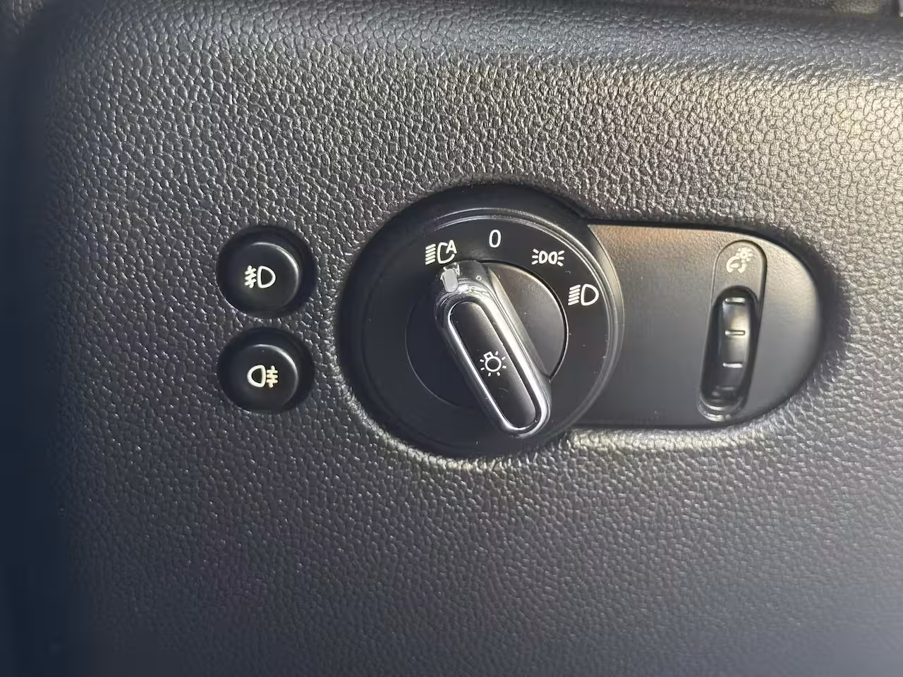 Mini 3-Deurs 1.5 Cooper Pepper Serious Business / Stoelverwarming voor / Navigatie / Parkeersensoren ac
