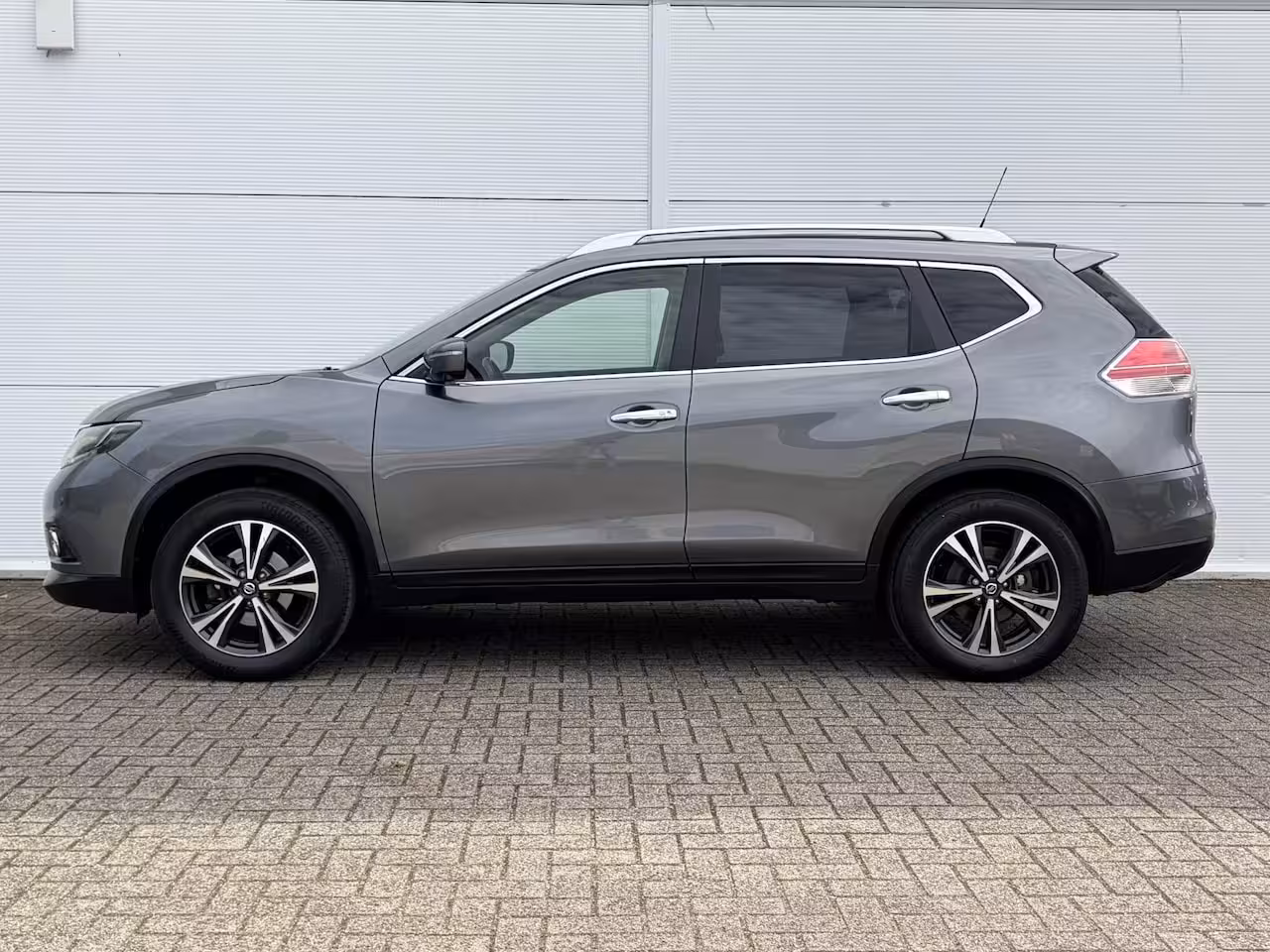 Nissan X-Trail 1.6 DIG-T N-Connecta / Trekhaak ( 1800 kg ) / Airco (automatisch) / Cruise control /