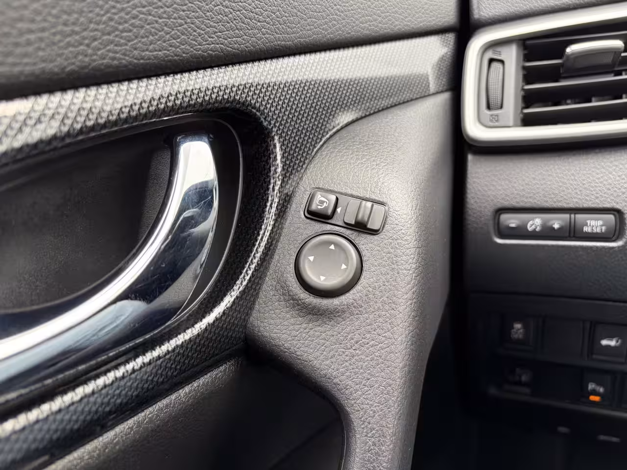 Nissan X-Trail 1.6 DIG-T N-Connecta / Trekhaak ( 1800 kg ) / Airco (automatisch) / Cruise control /
