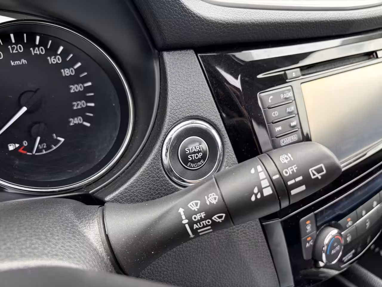 Nissan X-Trail 1.6 DIG-T N-Connecta / Trekhaak ( 1800 kg ) / Airco (automatisch) / Cruise control /