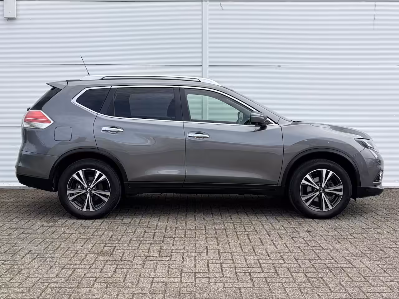 Nissan X-Trail 1.6 DIG-T N-Connecta / Trekhaak ( 1800 kg ) / Airco (automatisch) / Cruise control /