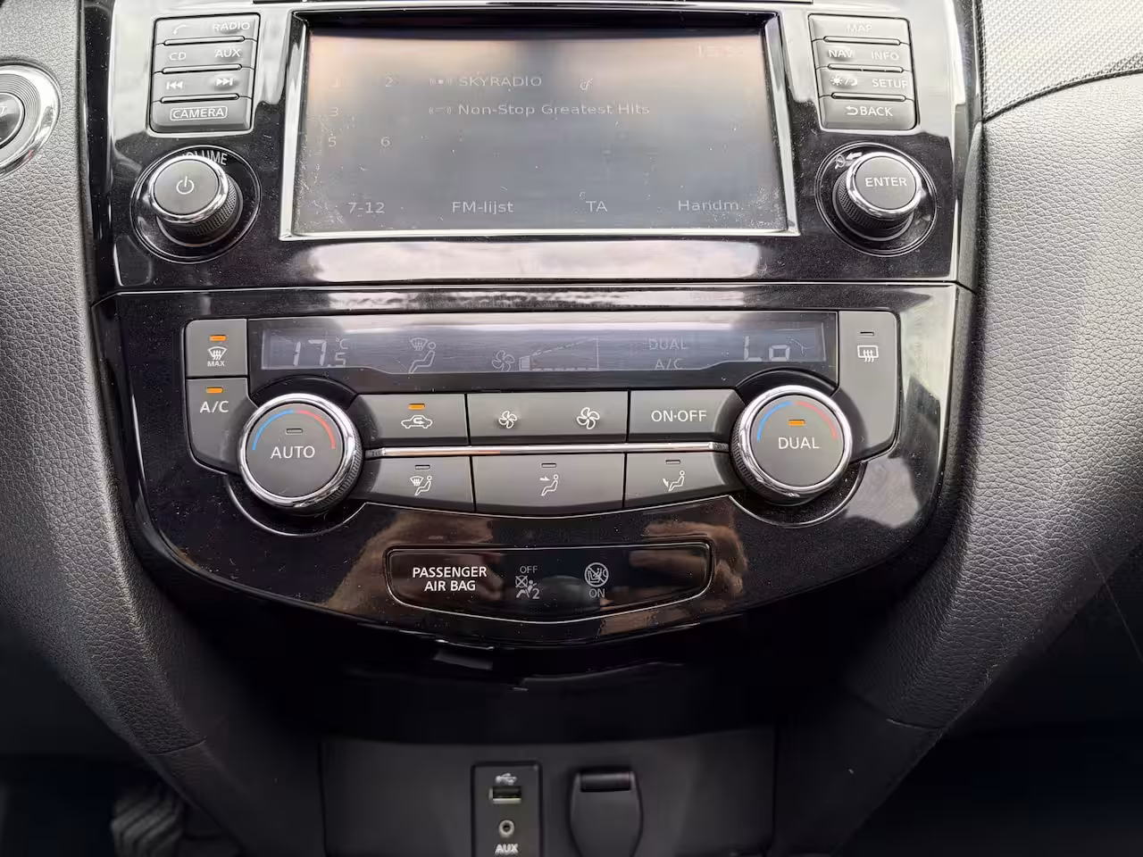 Nissan X-Trail 1.6 DIG-T N-Connecta / Trekhaak ( 1800 kg ) / Airco (automatisch) / Cruise control /