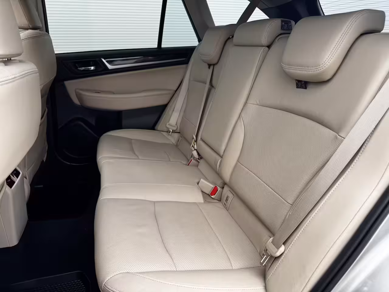 Subaru Outback 2.5i Premium / Trekhaak 2000 kg / 10-2017 / duurste uitvoering / zeer nette auto / goed on