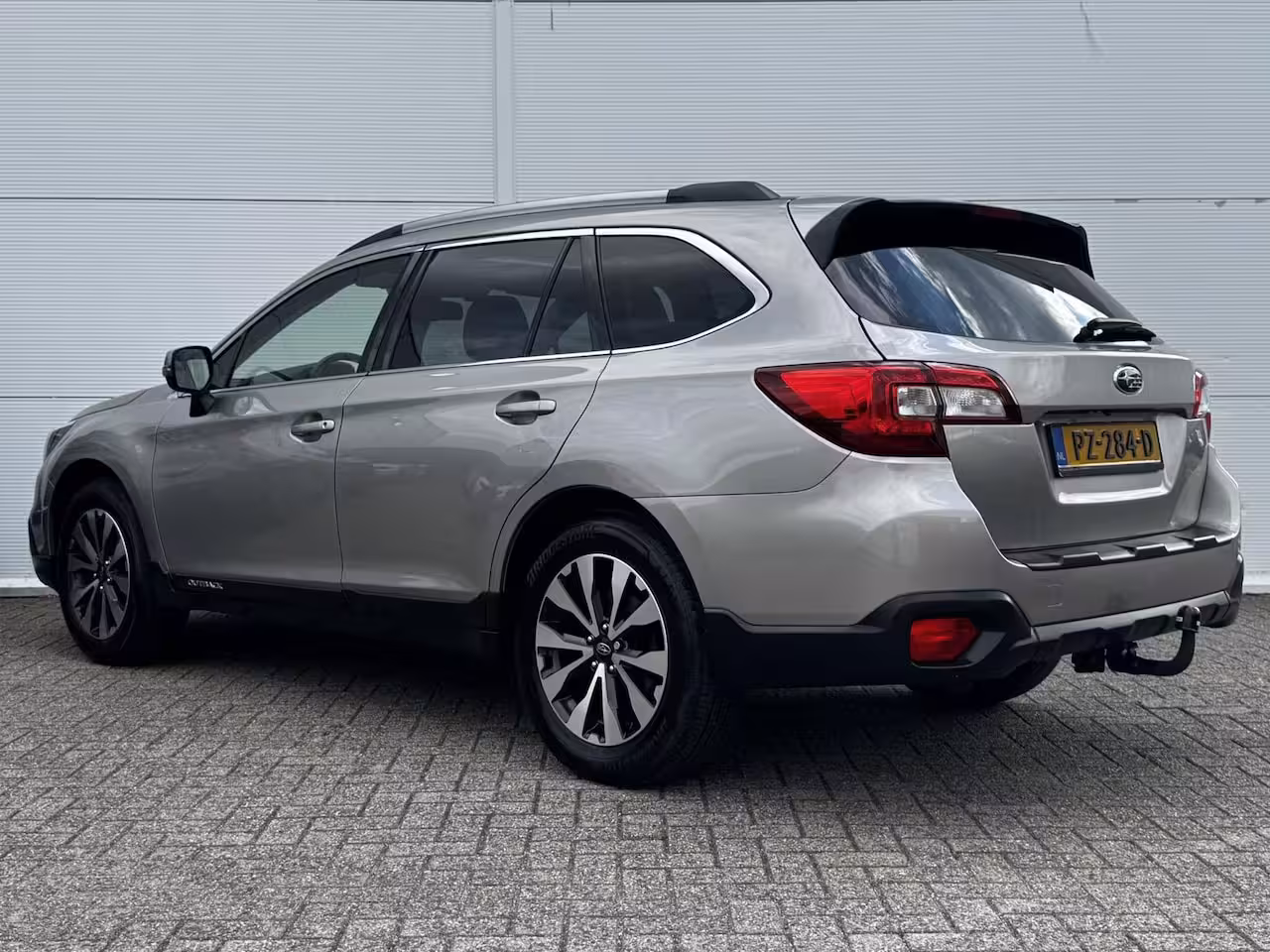 Subaru Outback 2.5i Premium / Trekhaak 2000 kg / 10-2017 / duurste uitvoering / zeer nette auto / goed on