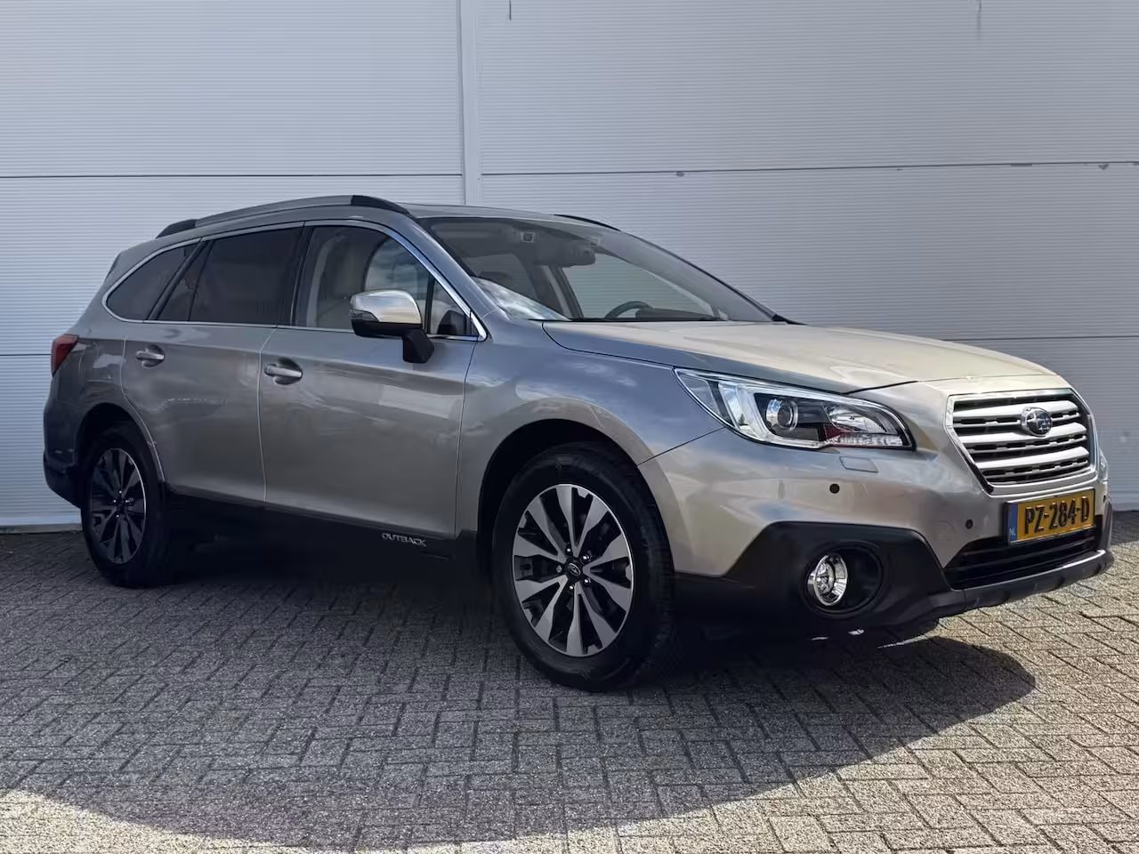 Subaru Outback 2.5i Premium / Trekhaak 2000 kg / 10-2017 / duurste uitvoering / zeer nette auto / goed on