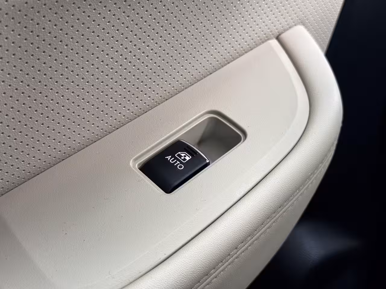 Subaru Outback 2.5i Premium / Trekhaak 2000 kg / 10-2017 / duurste uitvoering / zeer nette auto / goed on