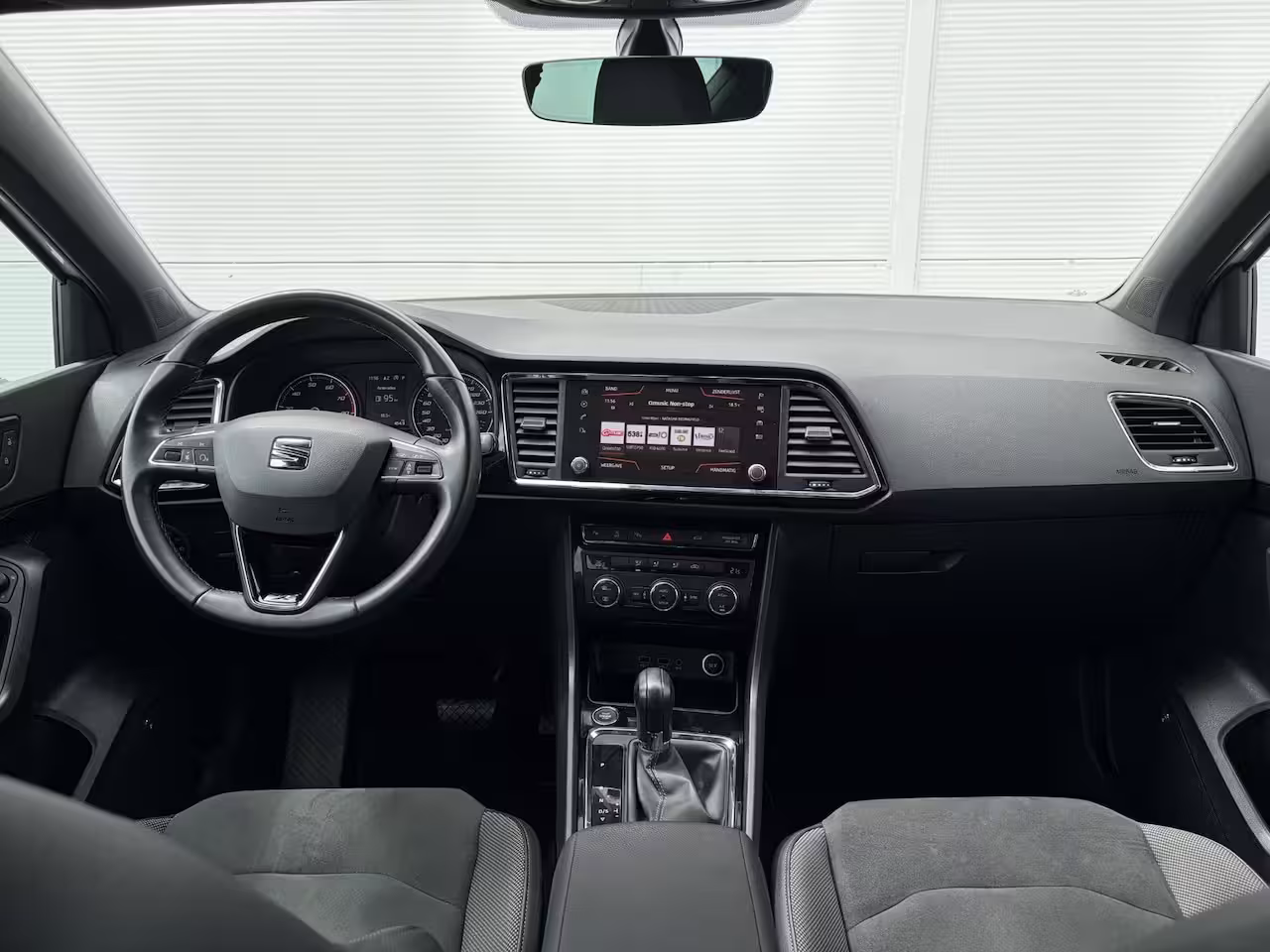Seat Ateca 1.5 TSI Xcellence Business Intense / Trekhaak ( 1600 kg ) / Apple Carplay/Android Auto / N