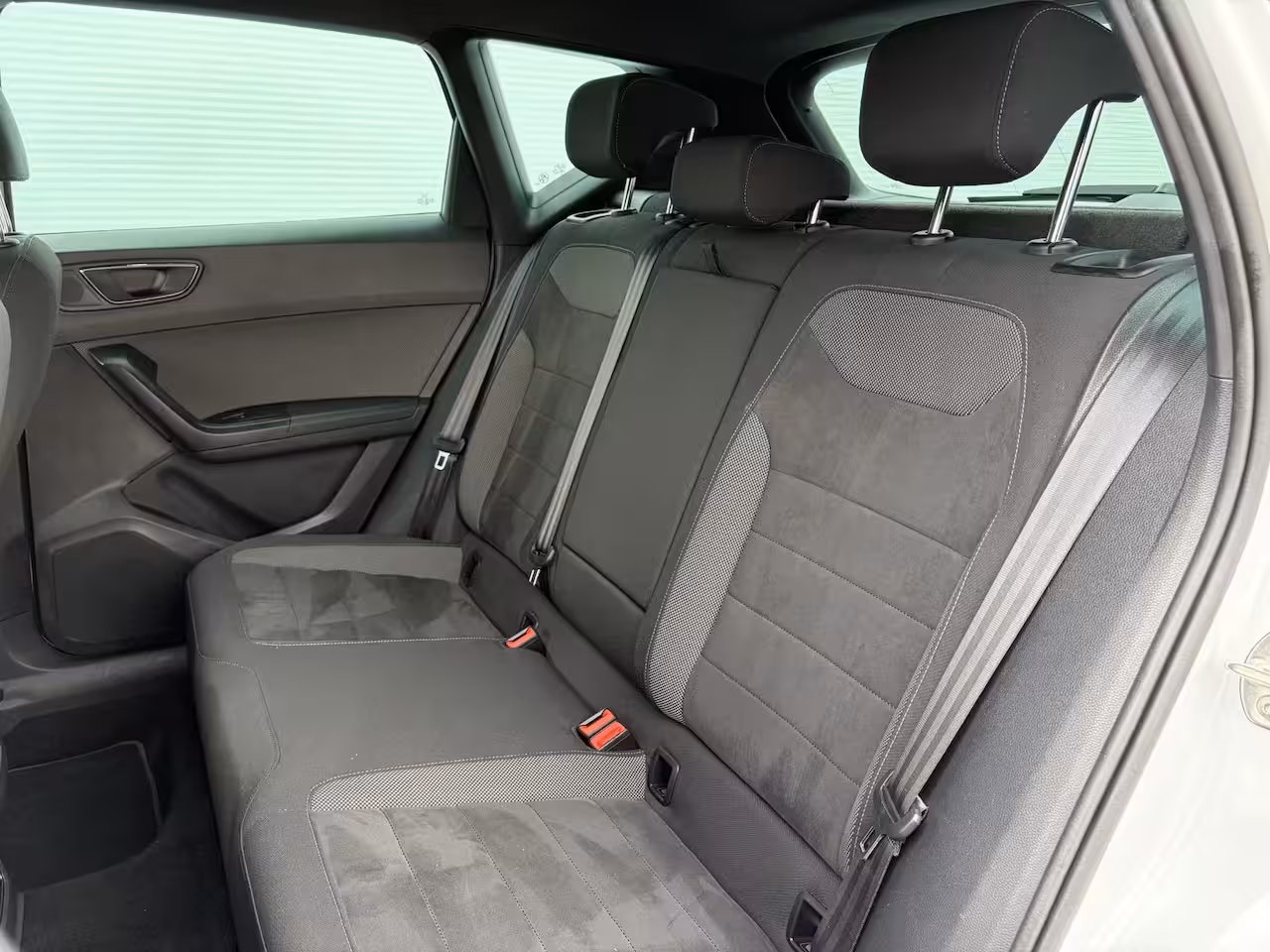 Seat Ateca 1.5 TSI Xcellence Business Intense / Trekhaak ( 1600 kg ) / Apple Carplay/Android Auto / N