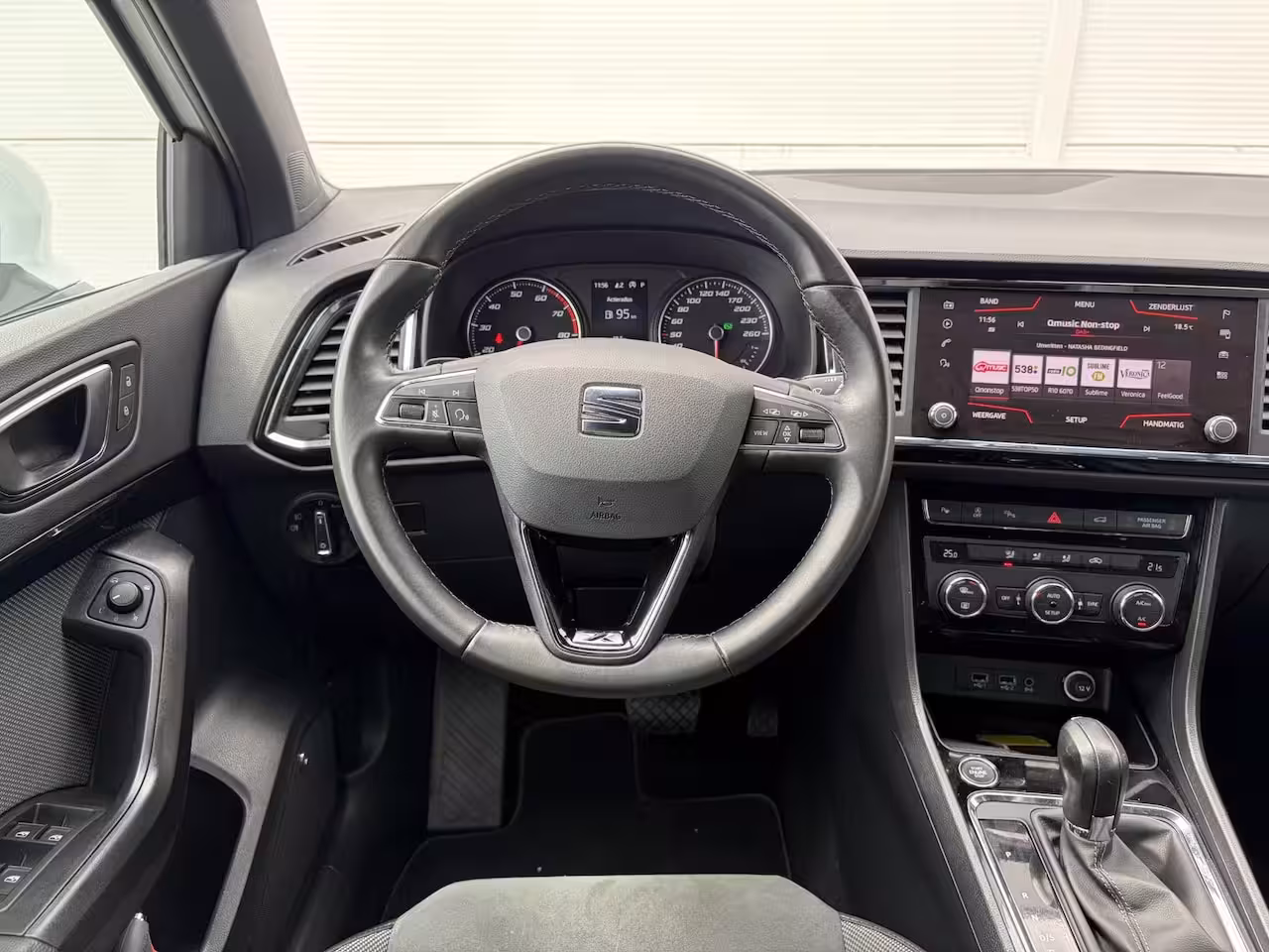 Seat Ateca 1.5 TSI Xcellence Business Intense / Trekhaak ( 1600 kg ) / Apple Carplay/Android Auto / N
