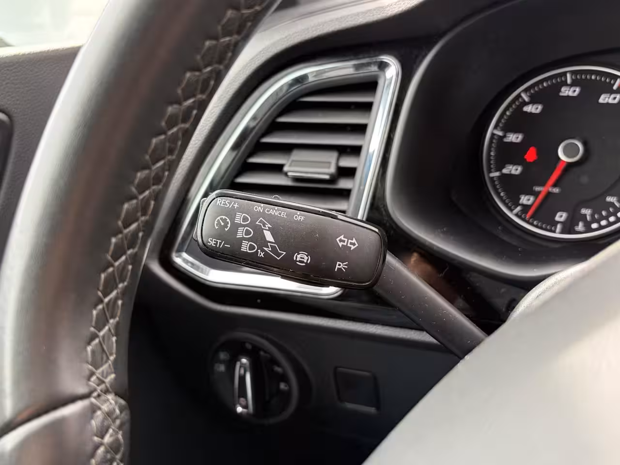 Seat Ateca 1.5 TSI Xcellence Business Intense / Trekhaak ( 1600 kg ) / Apple Carplay/Android Auto / N