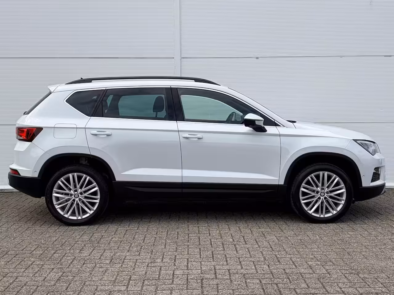 Seat Ateca 1.5 TSI Xcellence Business Intense / Trekhaak ( 1600 kg ) / Apple Carplay/Android Auto / N