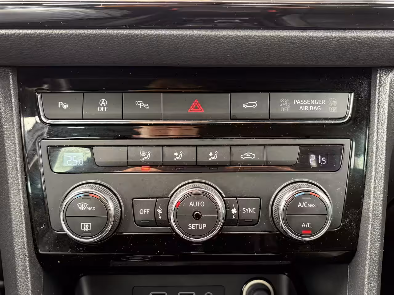 Seat Ateca 1.5 TSI Xcellence Business Intense / Trekhaak ( 1600 kg ) / Apple Carplay/Android Auto / N