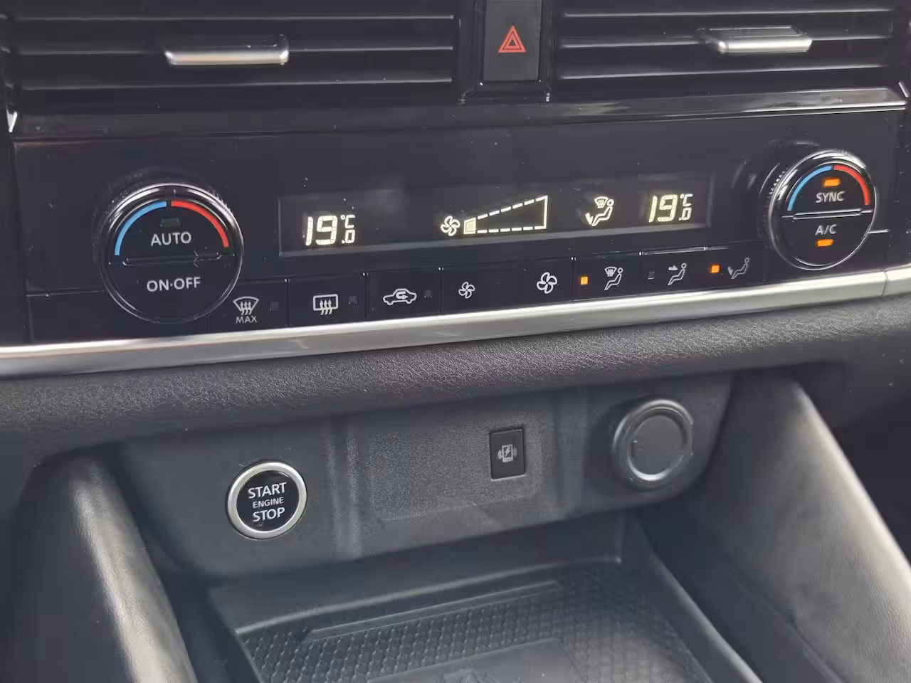Nissan Qashqai 1.3 MHEV Xtronic N-Style / Trekhaak (1800KG Trekgewicht) / Navigatie / Android Auto/Apple