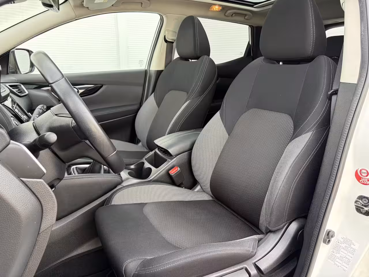 Nissan Qashqai 1.3 DIG-T Design Edition / Trekhaak ( 1300 kg ) / Apple Carplay/Android Auto / Airco (auto