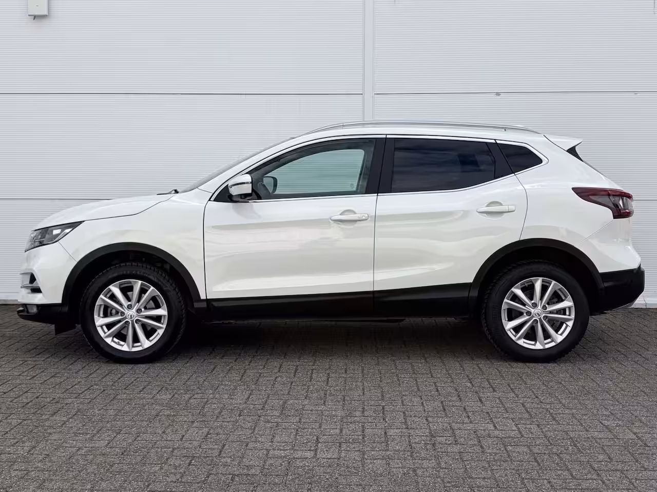 Nissan Qashqai 1.3 DIG-T Design Edition / Trekhaak ( 1300 kg ) / Apple Carplay/Android Auto / Airco (auto