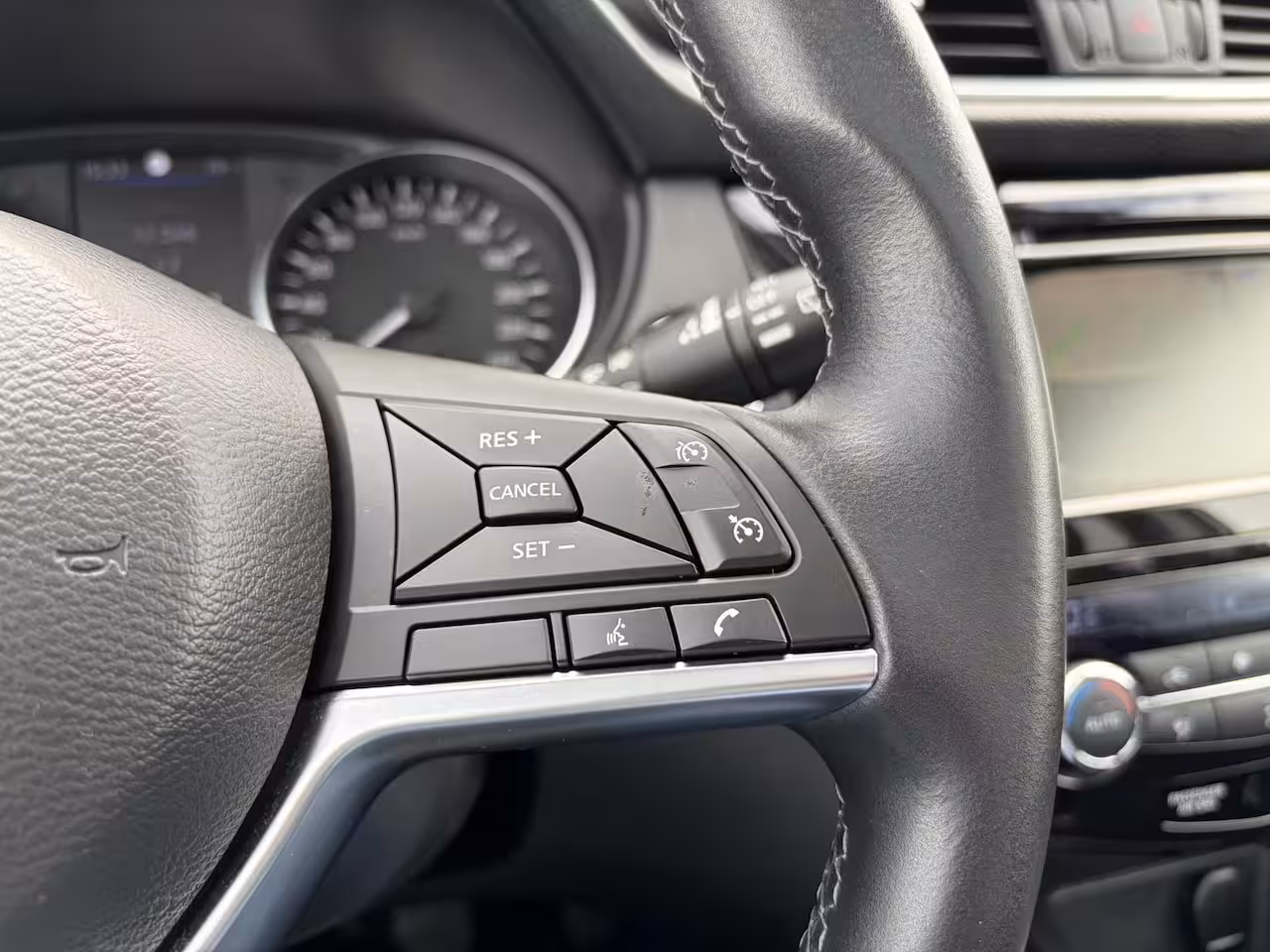 Nissan Qashqai 1.3 DIG-T Design Edition / Trekhaak ( 1300 kg ) / Apple Carplay/Android Auto / Airco (auto