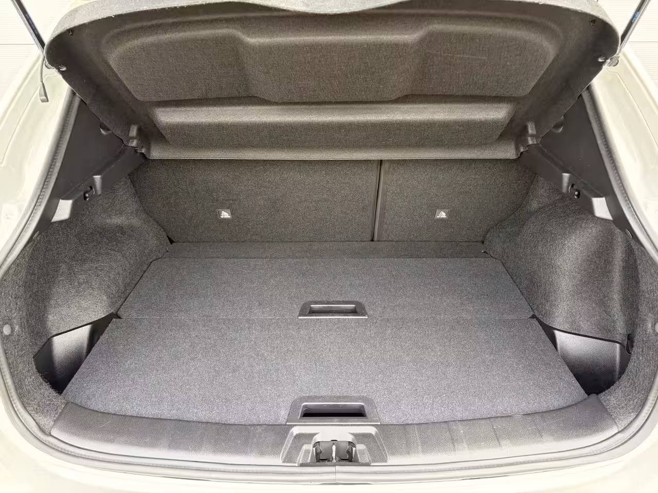 Nissan Qashqai 1.3 DIG-T Design Edition / Trekhaak ( 1300 kg ) / Apple Carplay/Android Auto / Airco (auto