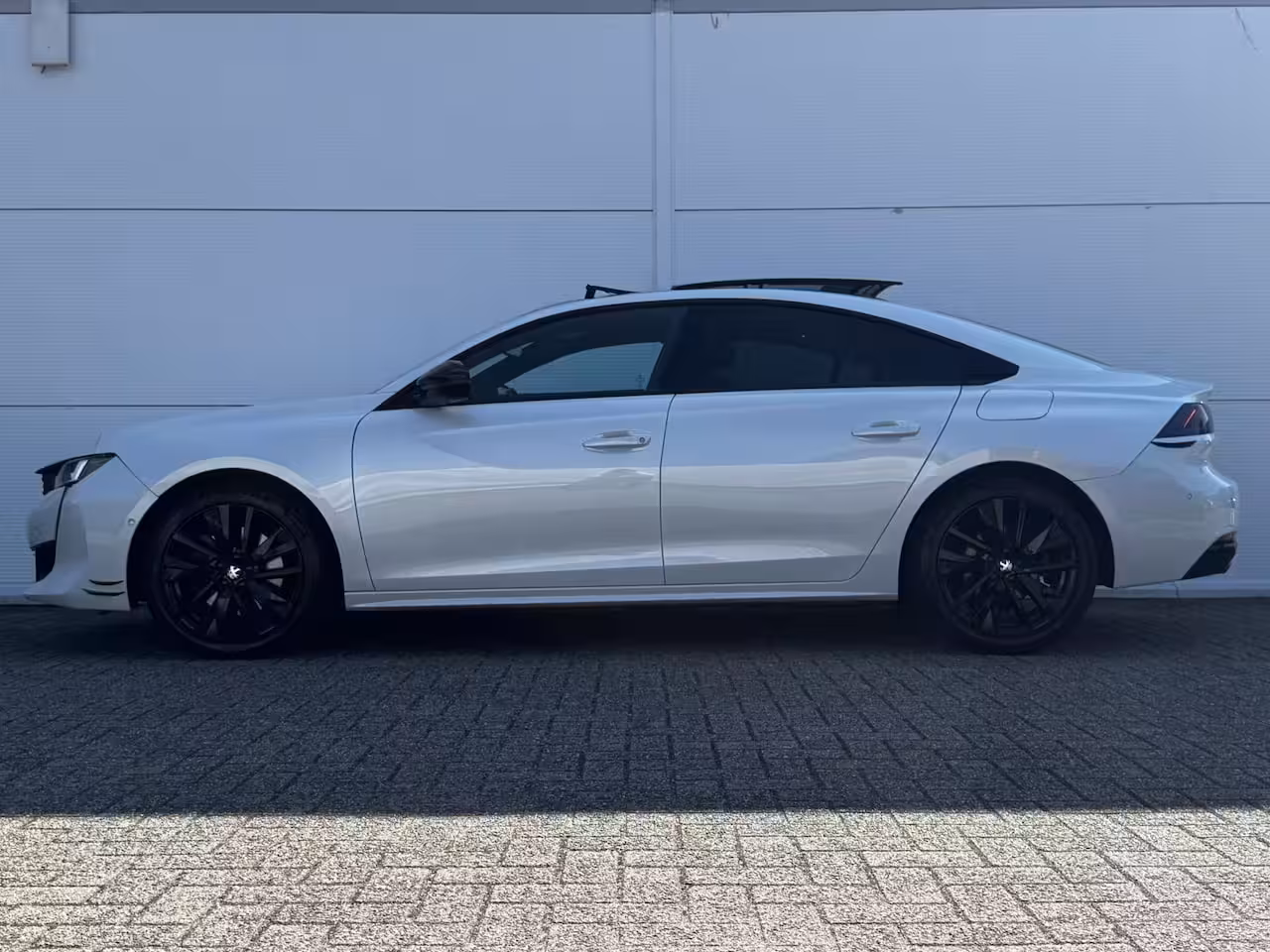 Peugeot 508 1.6 HYbrid GT / Panoramadak / Adaptief Cruise Control / Elektrische Voorstoelen Met Massag