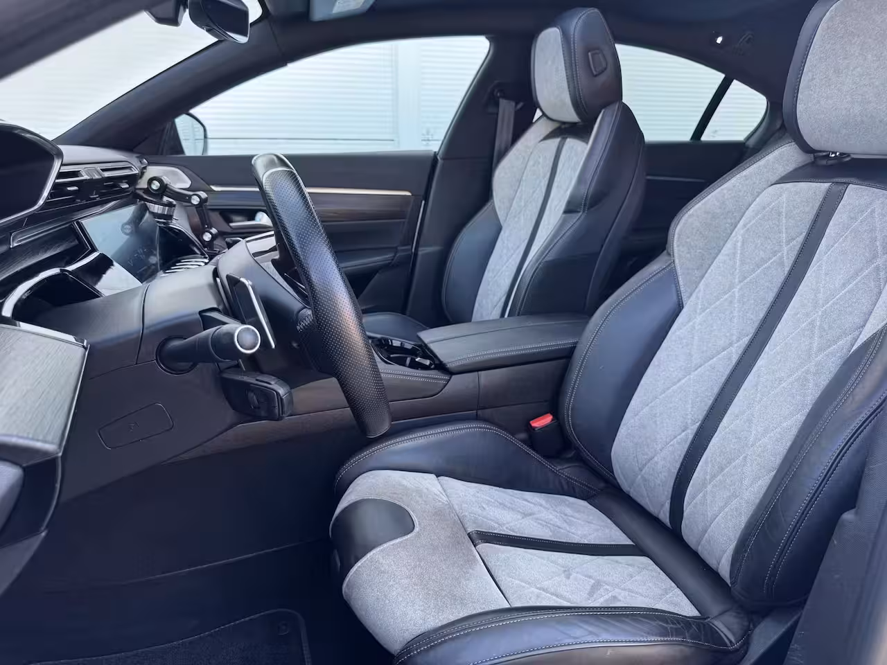 Peugeot 508 1.6 HYbrid GT / Panoramadak / Adaptief Cruise Control / Elektrische Voorstoelen Met Massag