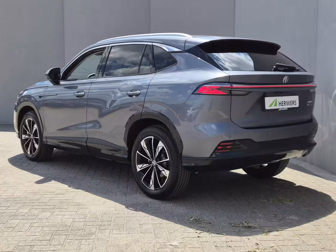 MG MG HS Hybrid+ 1.5 Luxury / Fabrieksgarantie tot 12-2032<150.000 km / Stuur- & Stoelverwarming / Elektris
