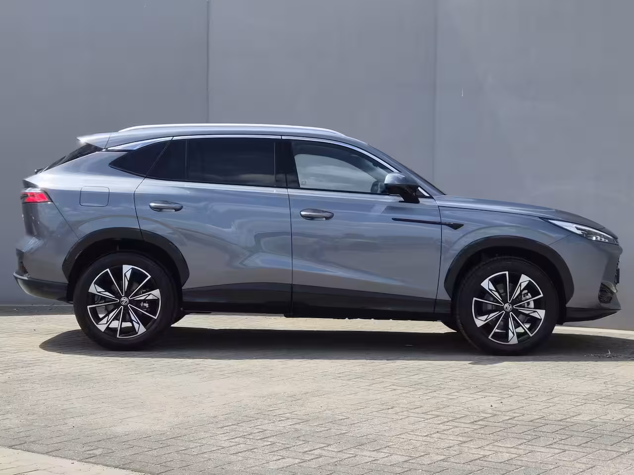 MG MG HS Hybrid+ 1.5 Luxury / Fabrieksgarantie tot 12-2032<150.000 km / Stuur- & Stoelverwarming / Elektris