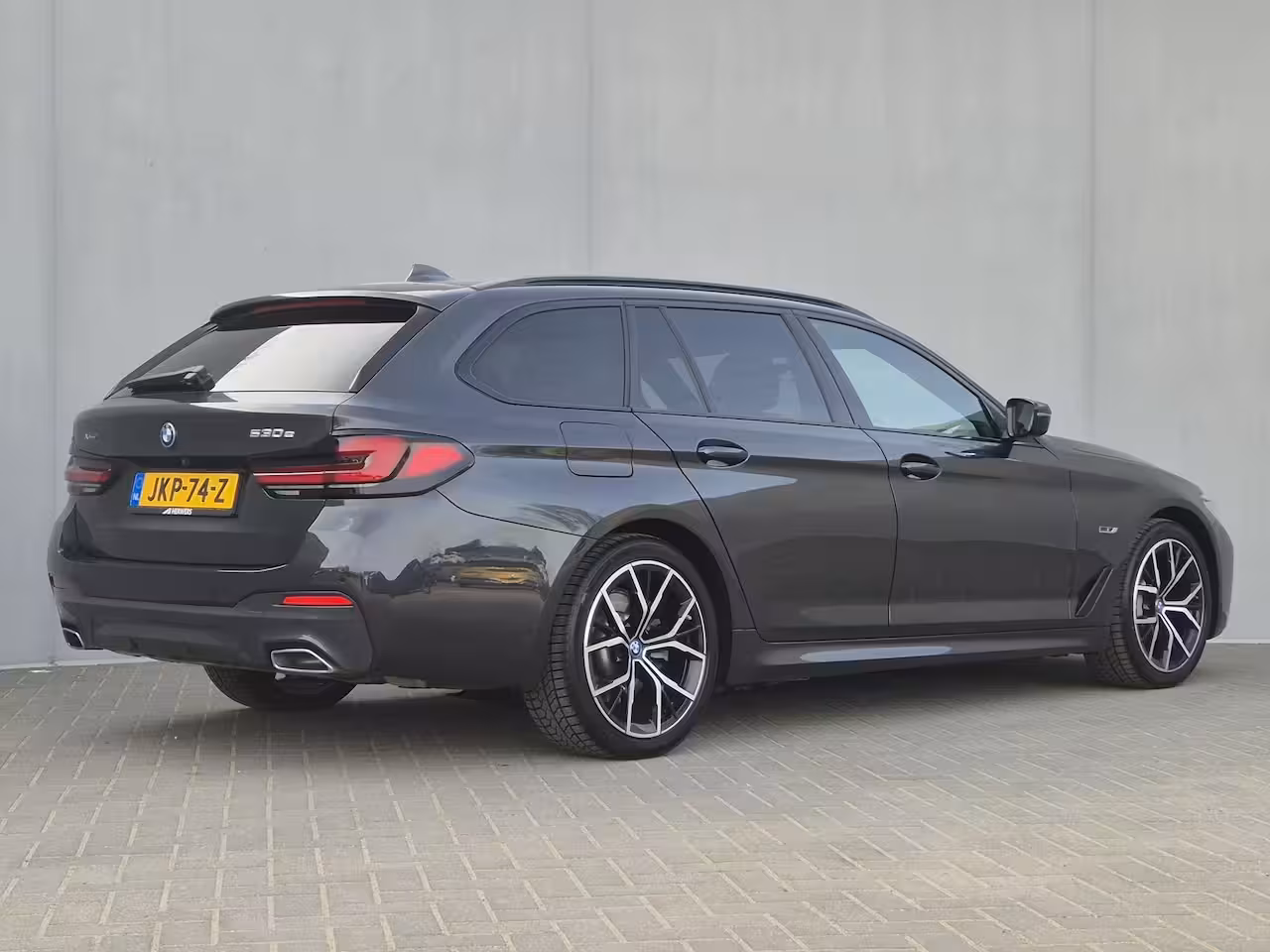 BMW 5-serie Touring 530e xDrive Business Edition Plus / Accu SOH 98% / M-Sport / Drie fase laden / Apple Carpl