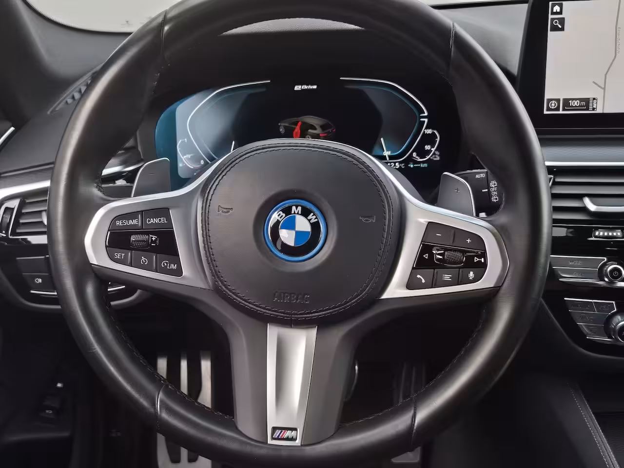 BMW 5-serie Touring 530e xDrive Business Edition Plus / Accu SOH 98% / M-Sport / Drie fase laden / Apple Carpl