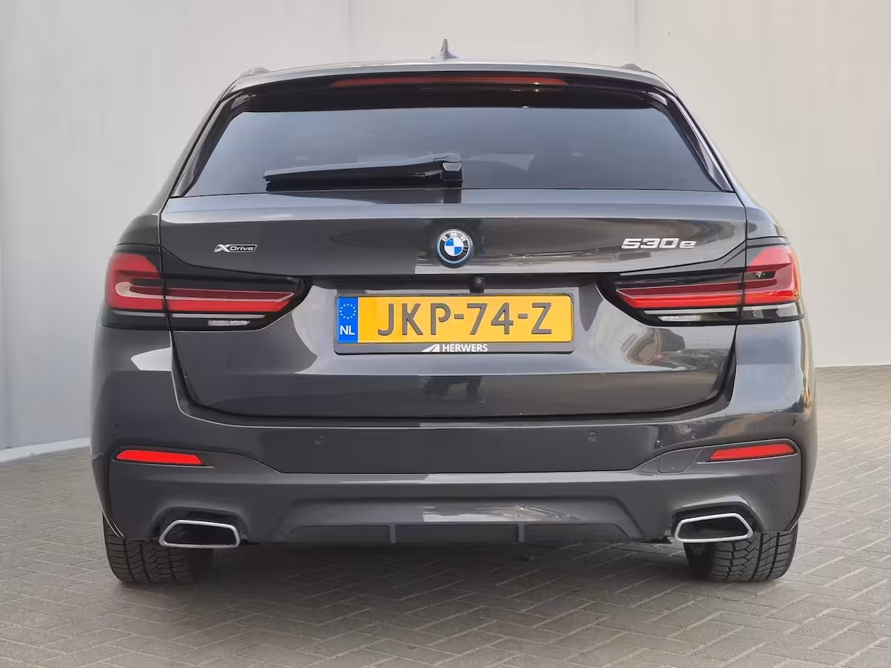 BMW 5-serie Touring 530e xDrive Business Edition Plus / Accu SOH 98% / M-Sport / Drie fase laden / Apple Carpl