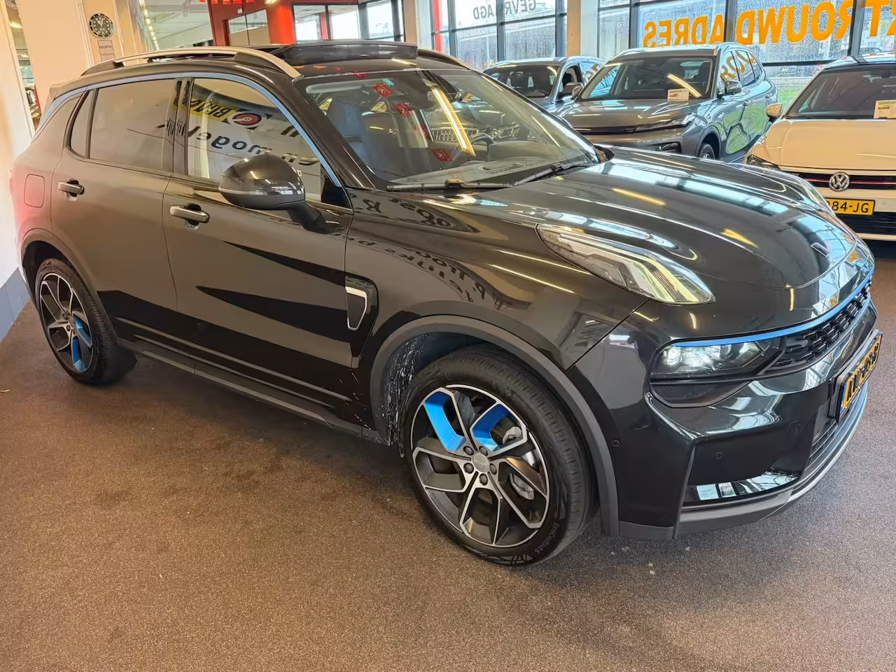 Lynk & Co 01 1.5 | 360 Camera | Navigatie | Apple carplay | Memory seats | Sfeerverlichting | Adaptieve